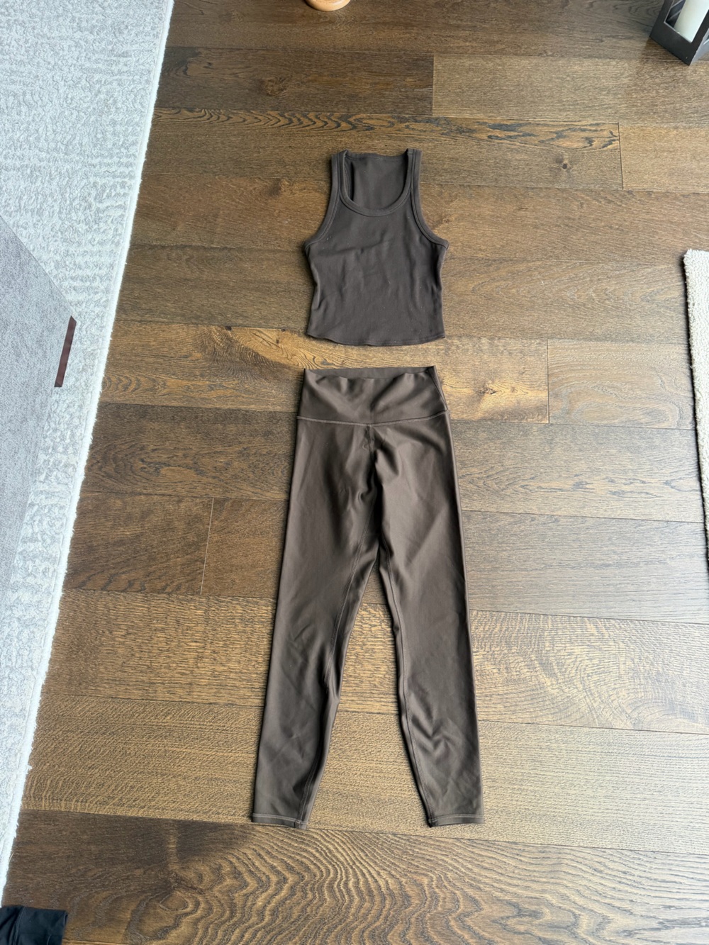 Women’s Alo leggings and tank top